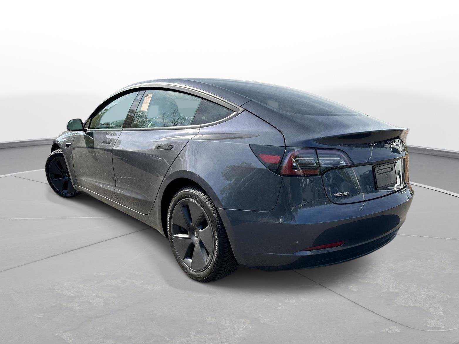Used 2023 Tesla Model 3 Standard Range image 8