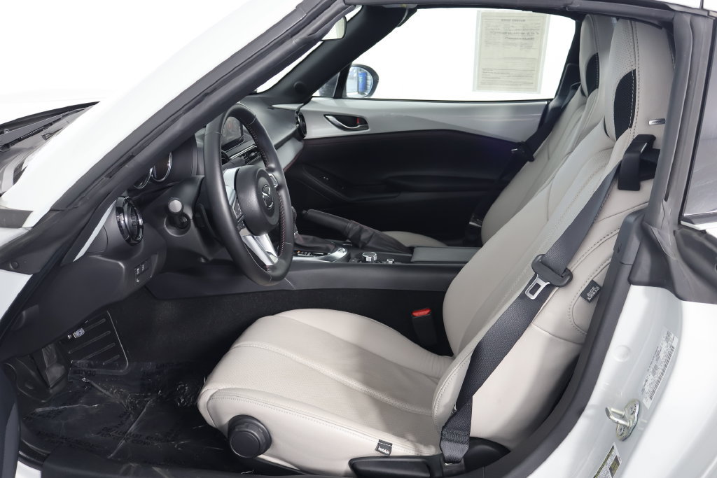 Used 2017 MAZDA MX-5 Miata RF Club RWD image 9