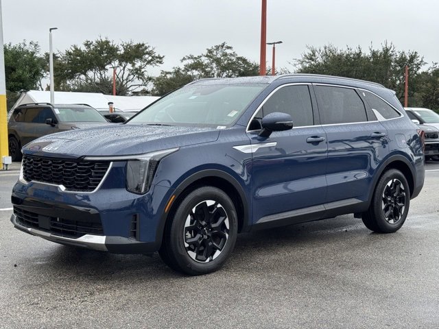 Used 2025 Kia Sorento S image 2