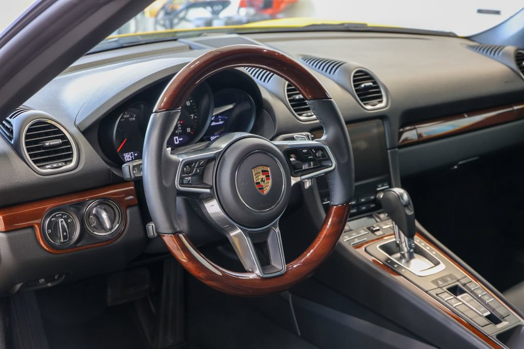 Certified 2024 Porsche 718 Boxster RWD image 70