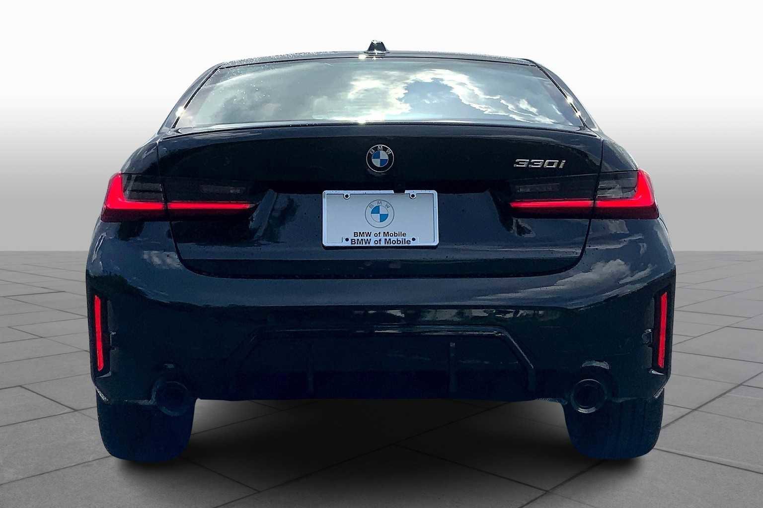 New 2025 BMW 330i Sedan w/ M Sport Package image 4