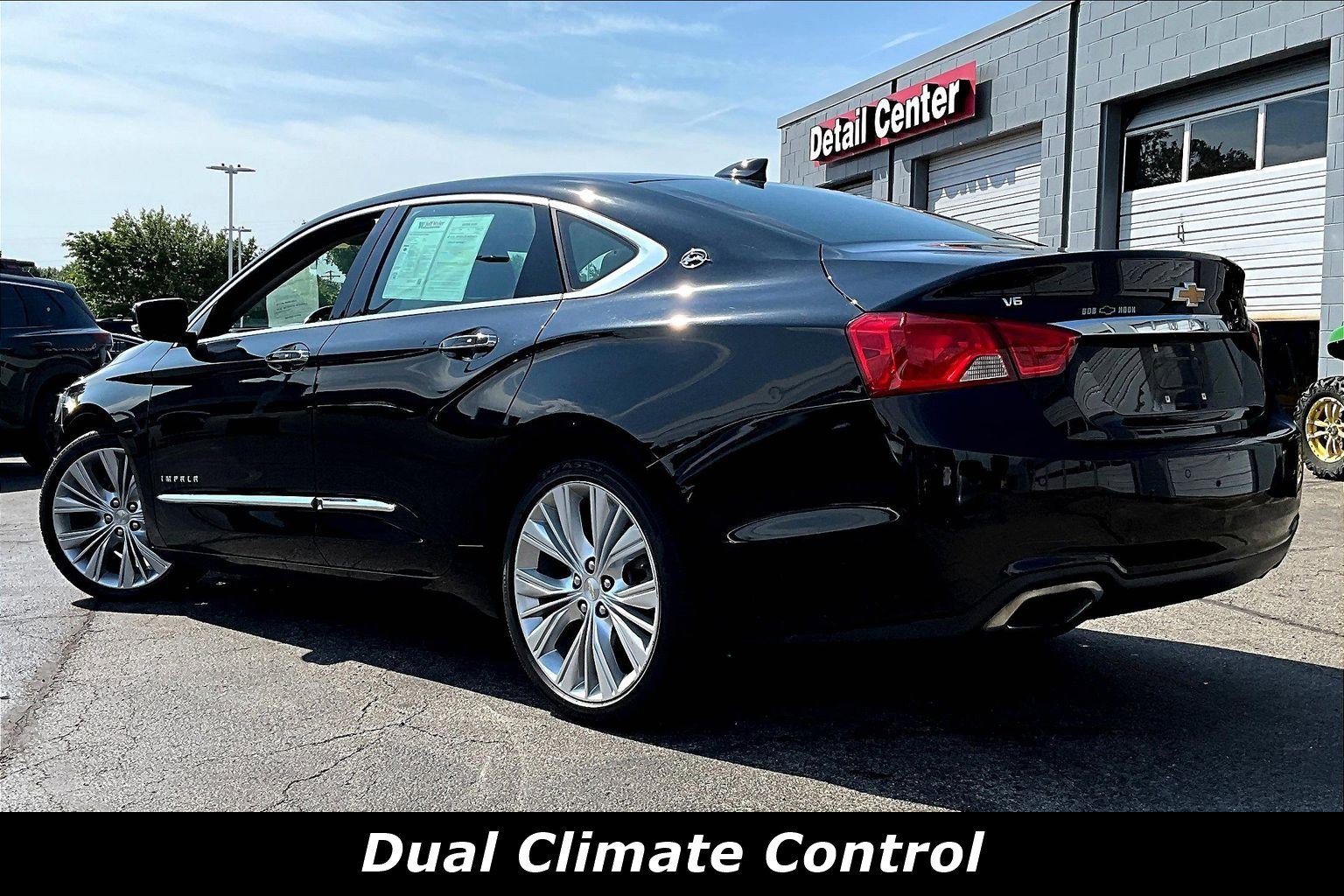 Used 2018 Chevrolet Impala Premier w/ Premier Confidence Package FWD image 3