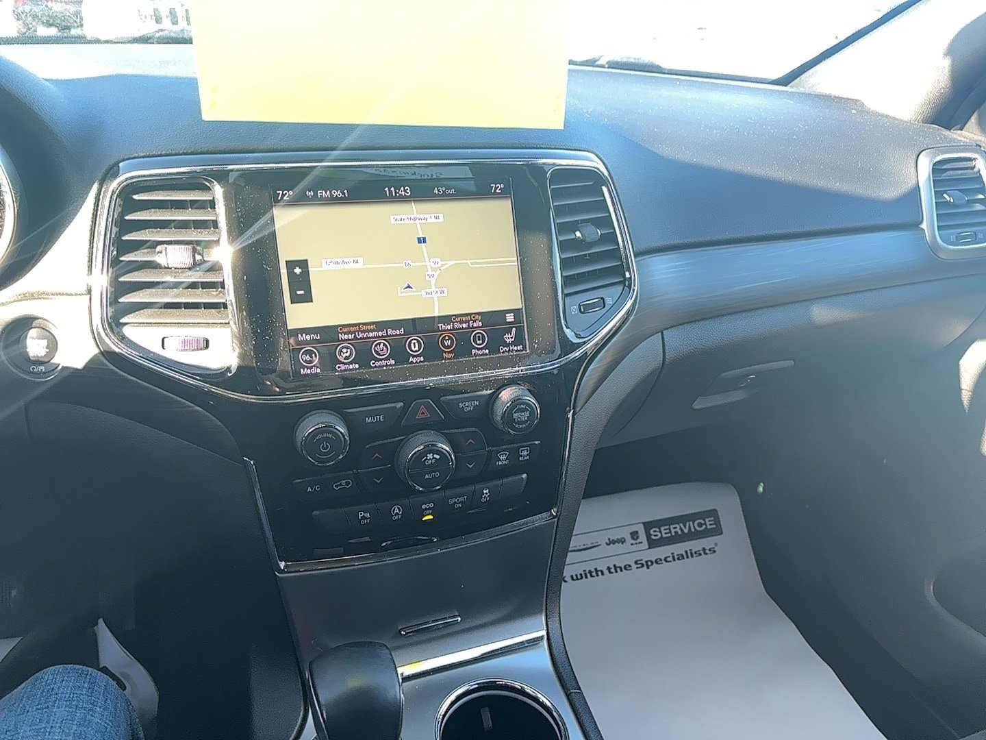 Used 2022 Jeep Grand Cherokee Laredo X image 15