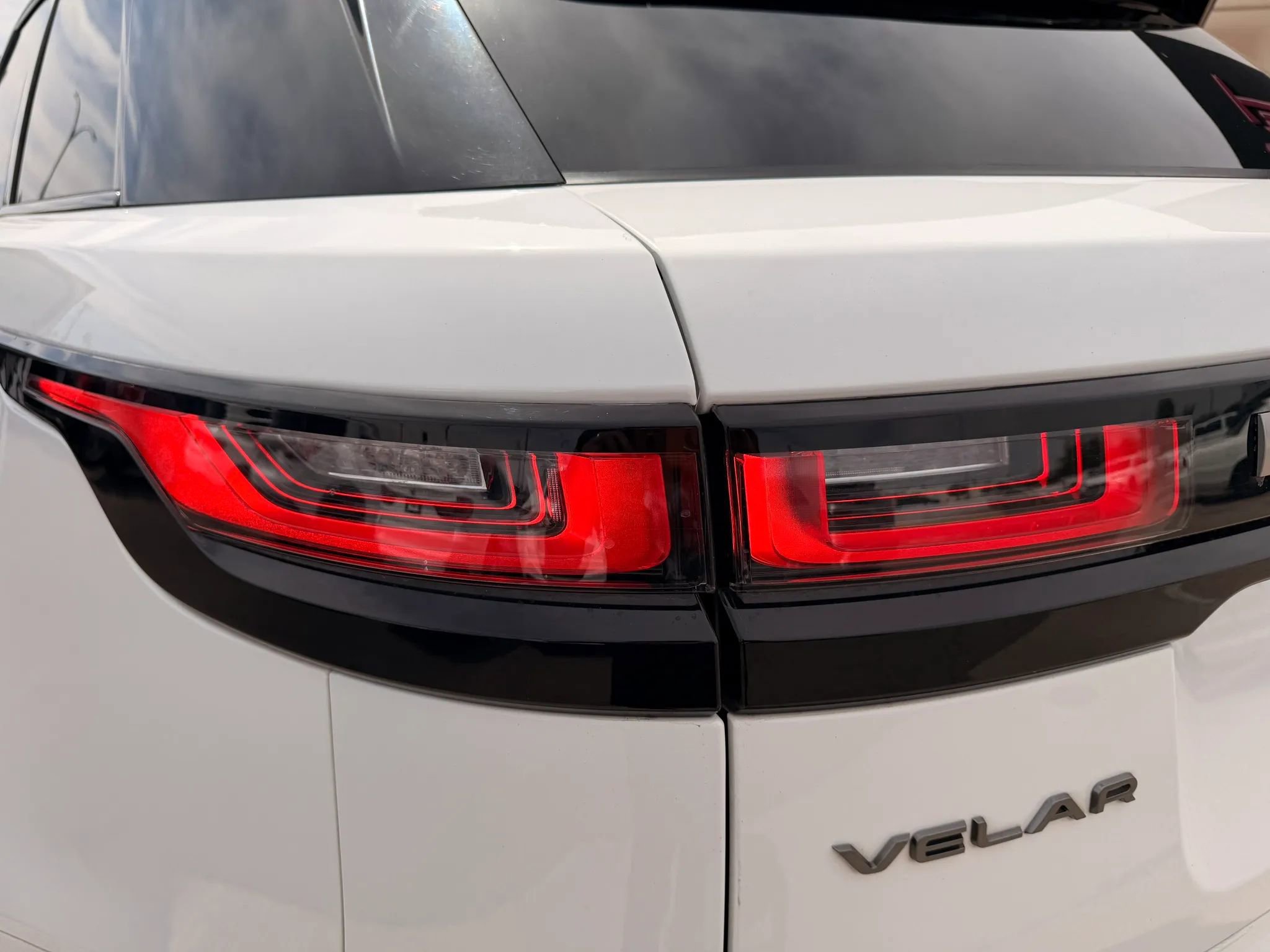Used 2022 Land Rover Range Rover Velar R-Dynamic S AWD/4WD image 41