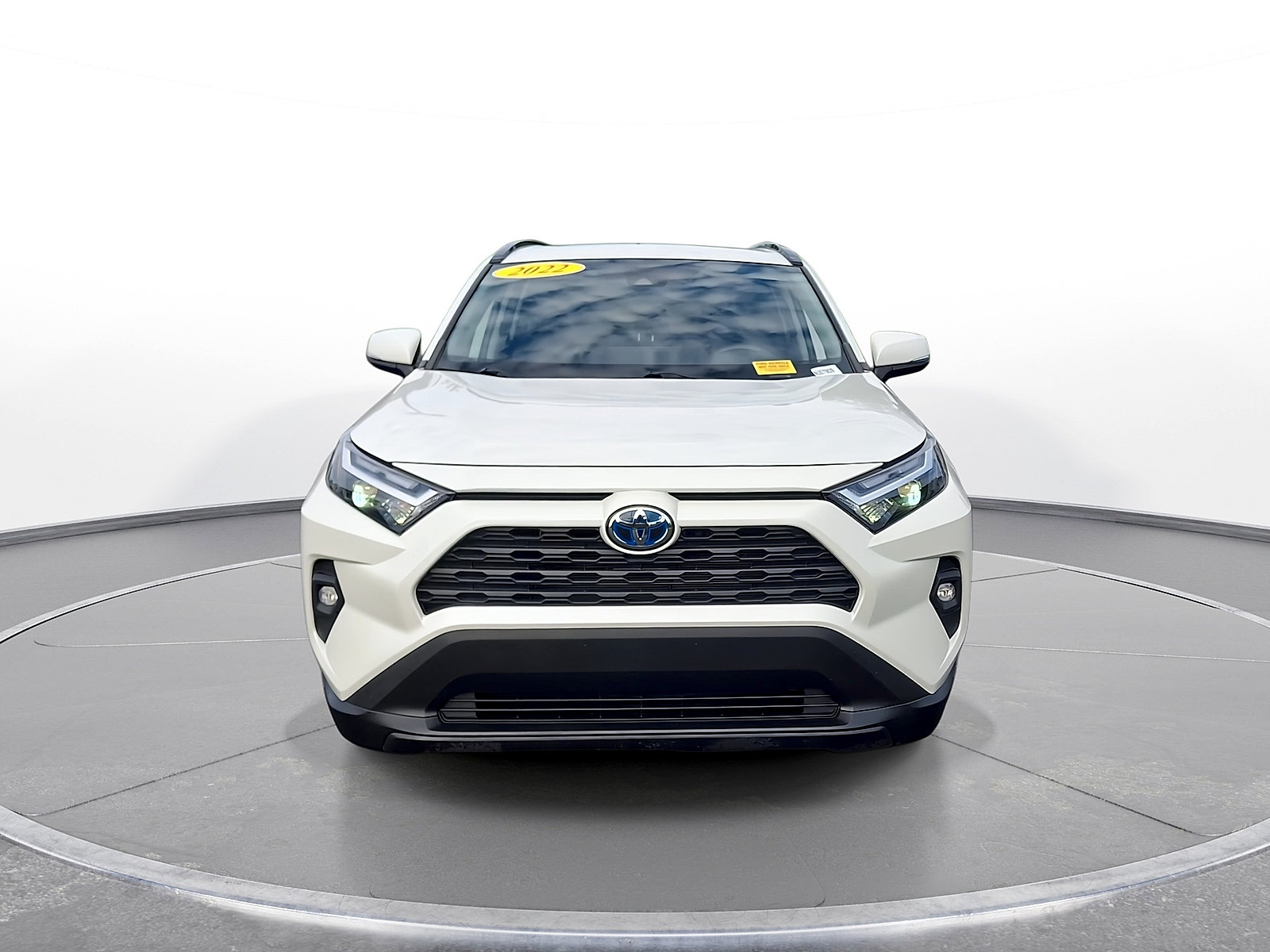 Used 2022 Toyota RAV4 XLE Premium AWD/4WD image 3