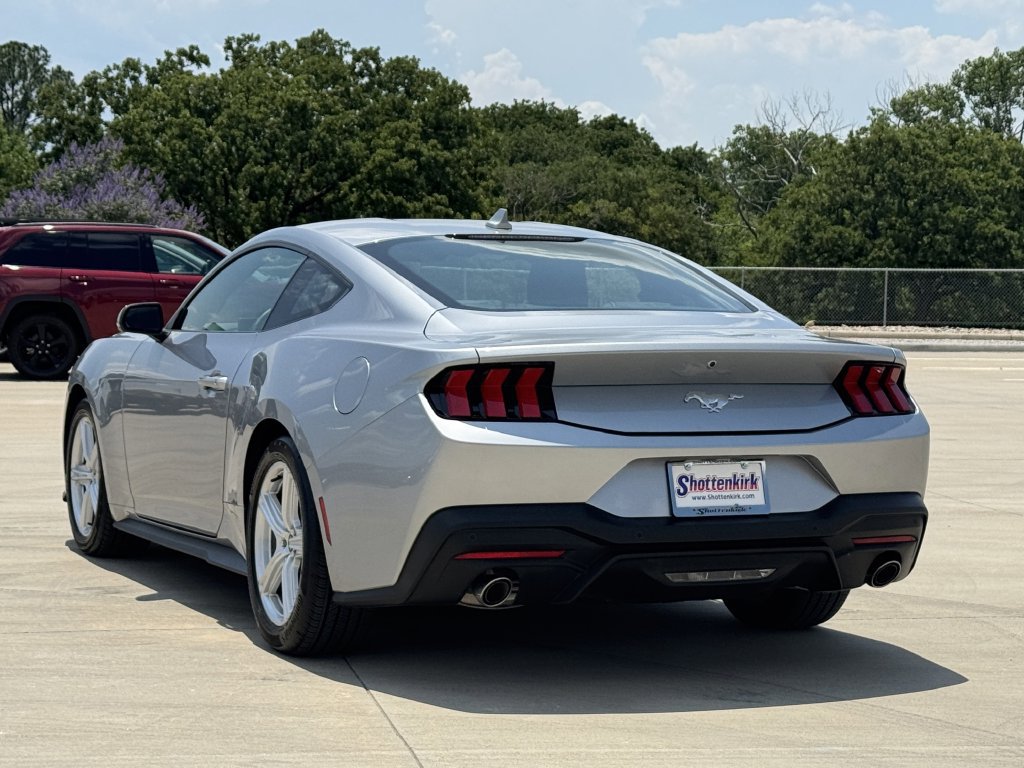 Used 2026 Ford Mustang Premium RWD image 4