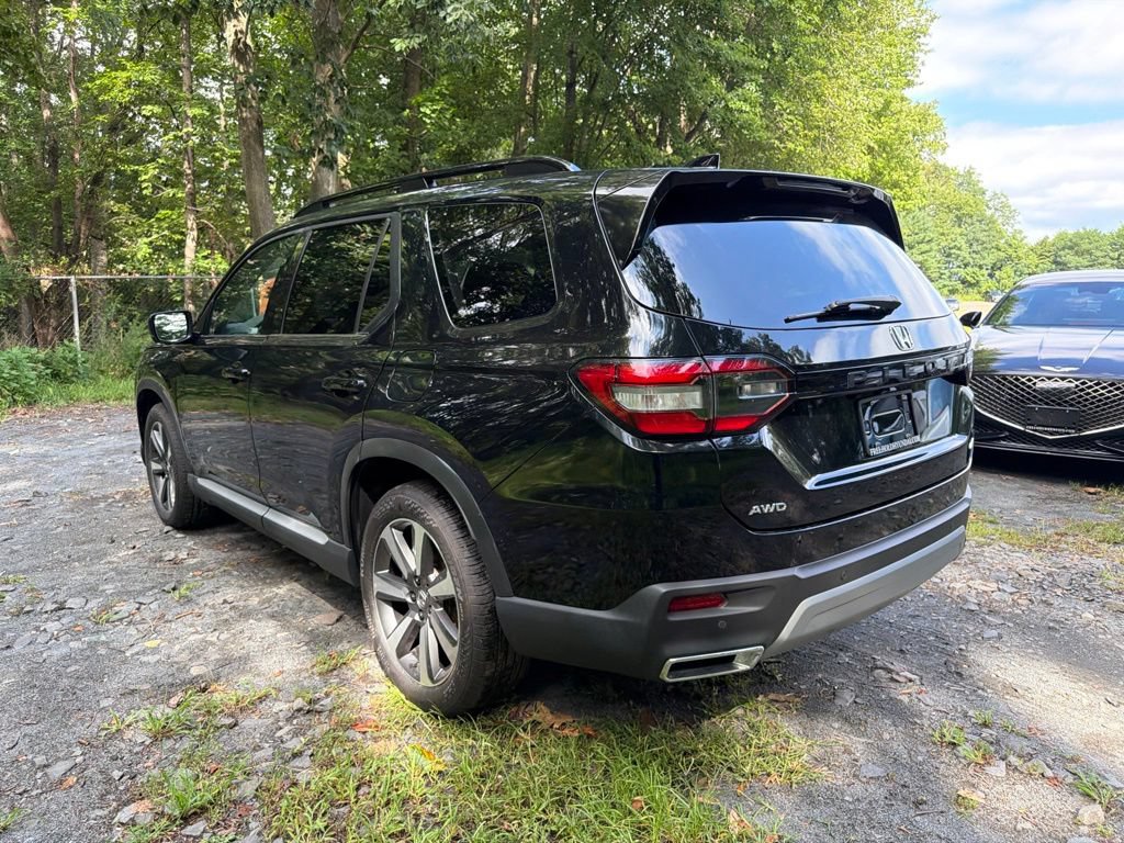 Used 2025 Honda Pilot Elite image 4