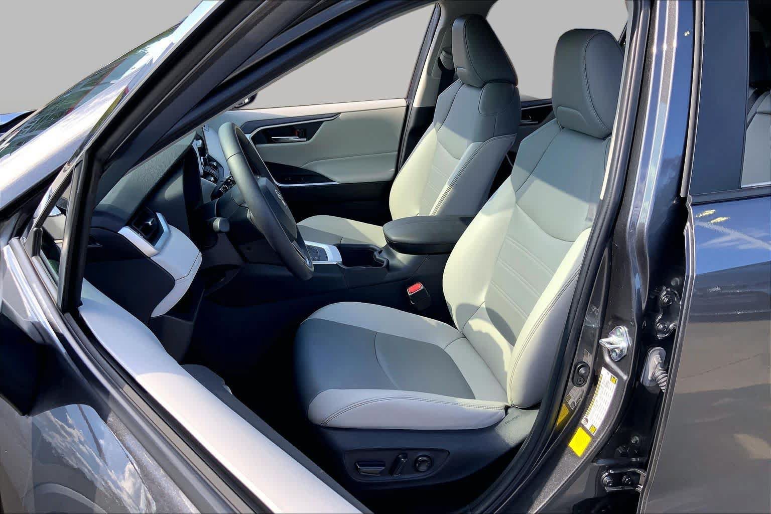 Used 2024 Toyota RAV4 XLE Premium w/ Weather Package AWD/4WD image 8