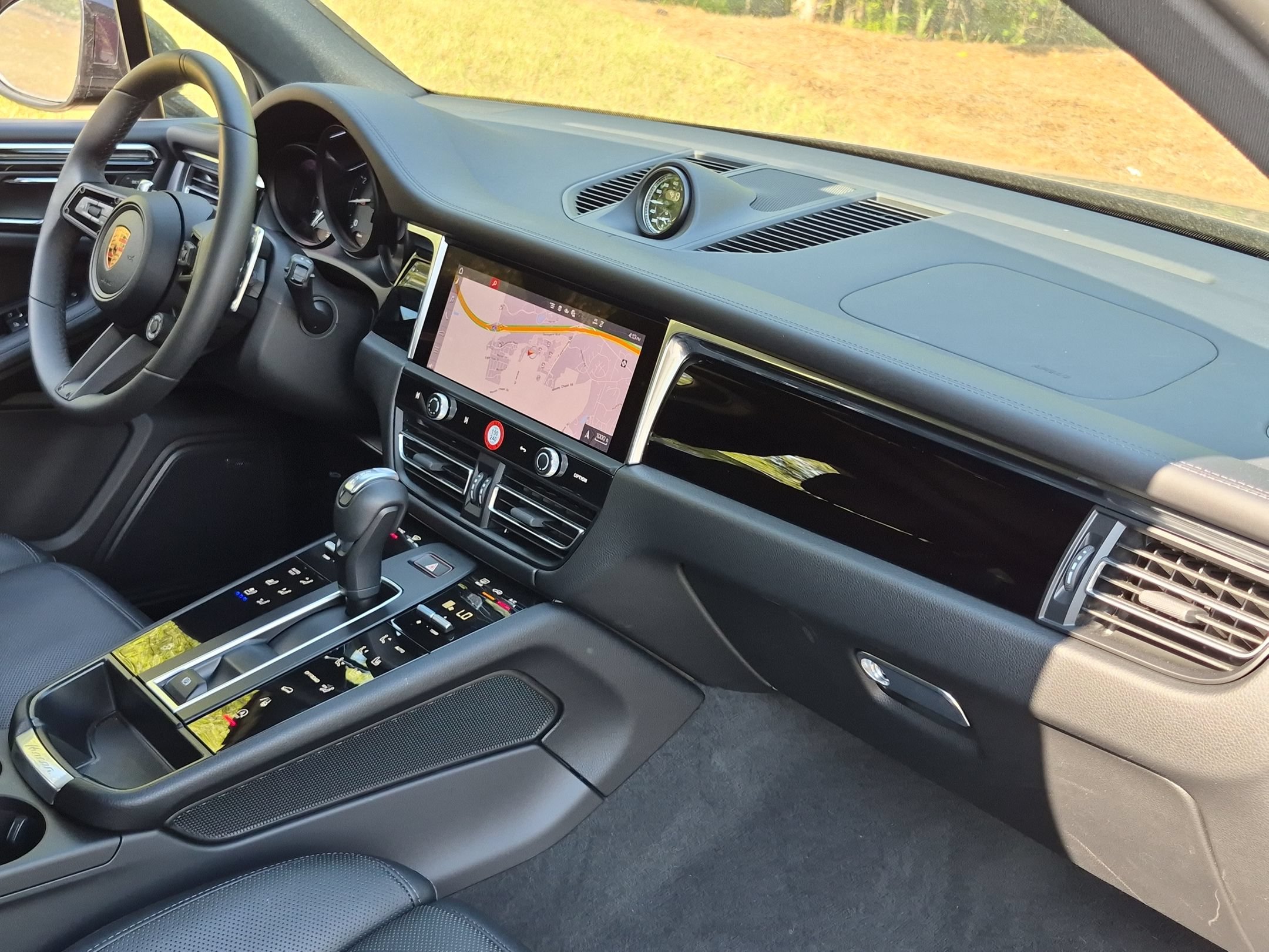 Used 2026 Porsche Macan AWD/4WD image 19