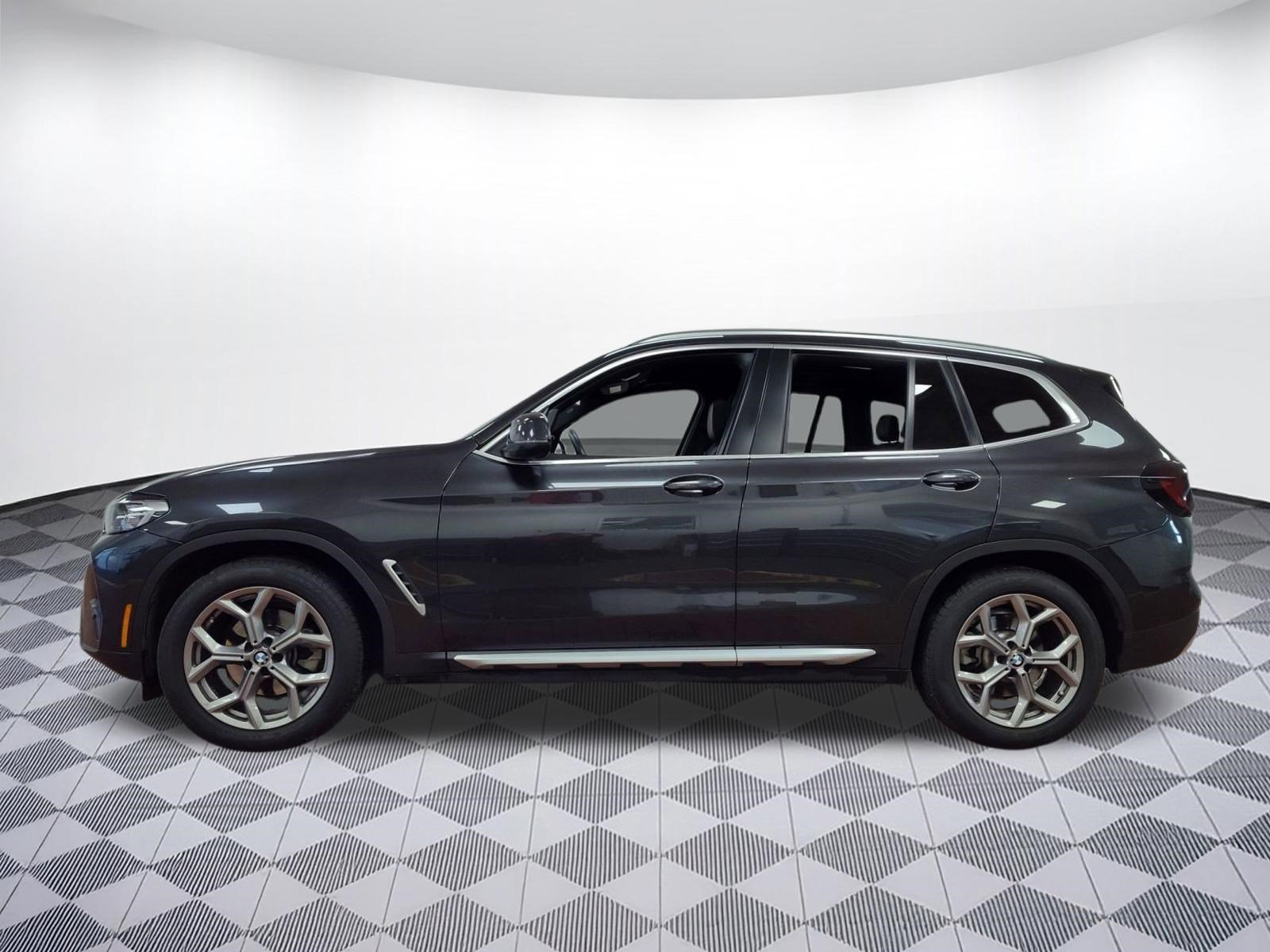 Certified 2023 BMW X3 xDrive30i w/ Convenience Package image 2
