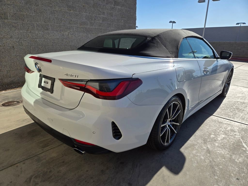 Used 2023 BMW 430i Convertible image 4
