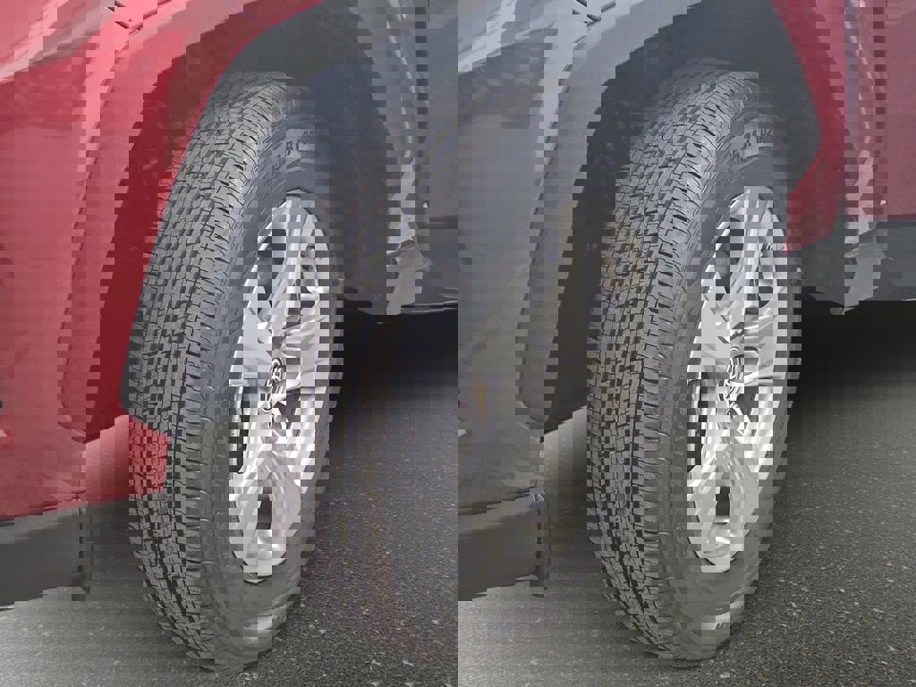 Used 2022 Toyota RAV4 LE image 34