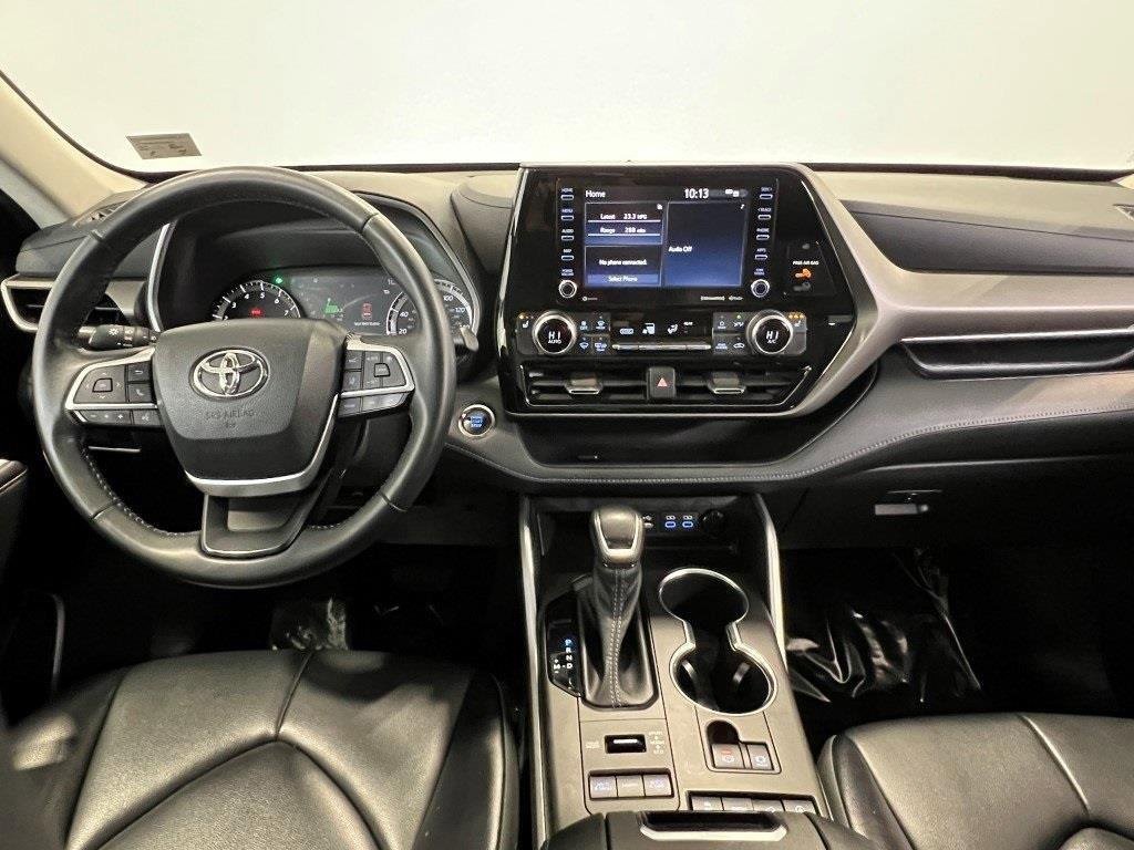 Used 2022 Toyota Highlander XLE image 18