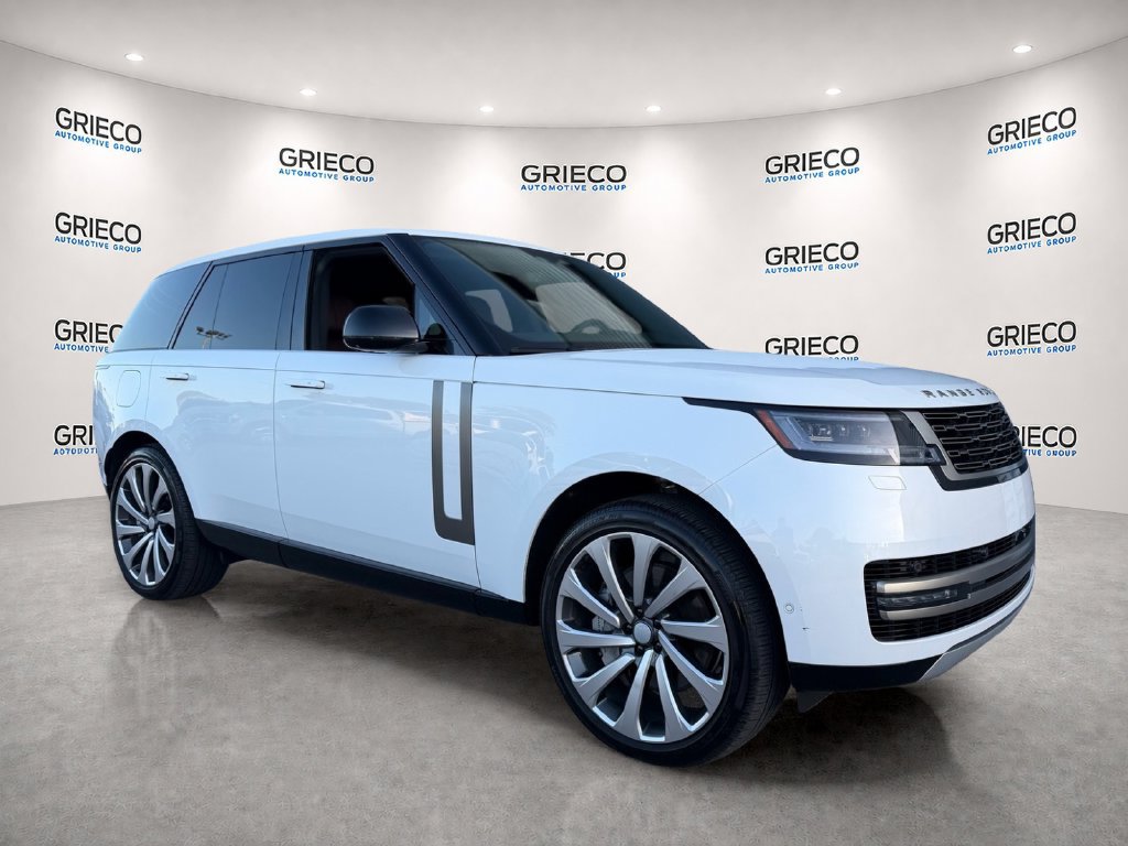 Used 2025 Land Rover Range Rover SE AWD/4WD image 1