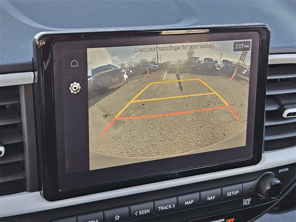 Used 2023 Hyundai Venue Limited image 17