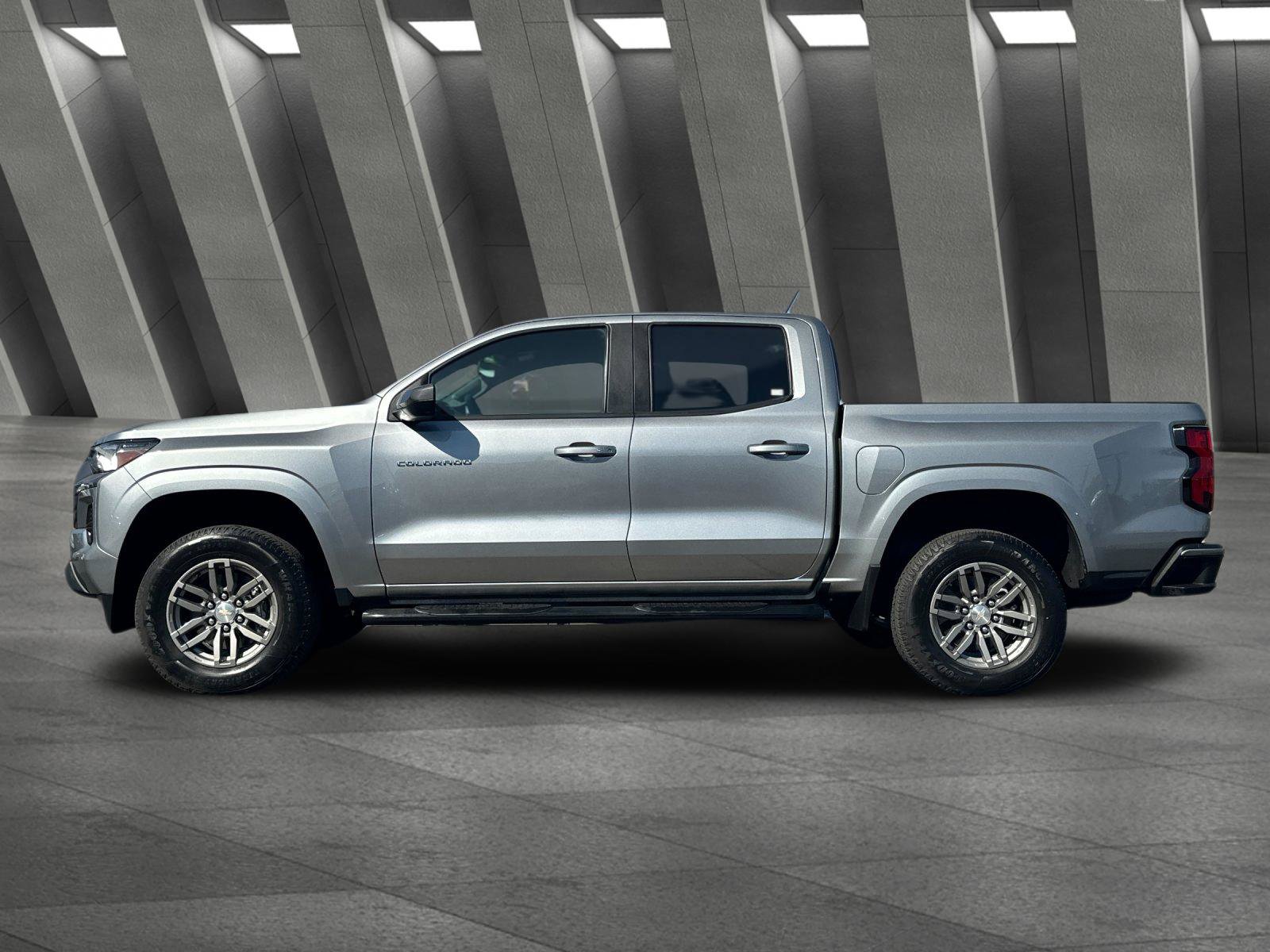 Used 2024 Chevrolet Colorado LT w/ LT Convenience Package RWD image 7