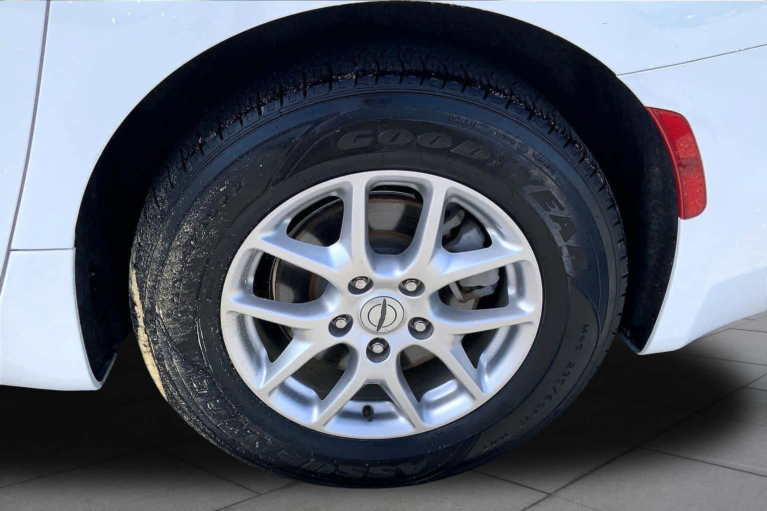 Used 2025 Chrysler Pacifica Select image 10