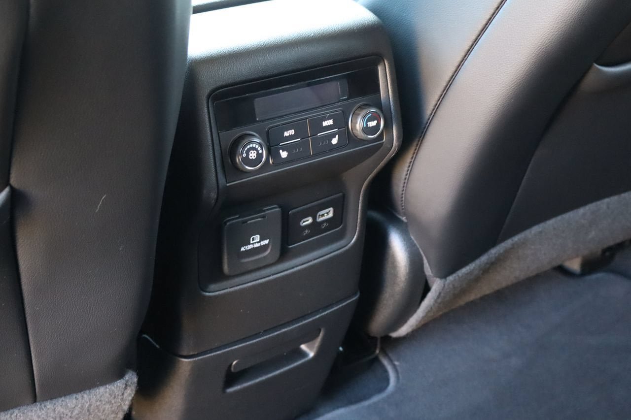 Used 2023 GMC Acadia SLT w/ Elevation Edition FWD image 21
