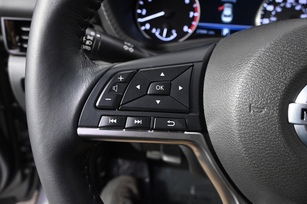 Used 2022 Nissan Sentra SV FWD image 32