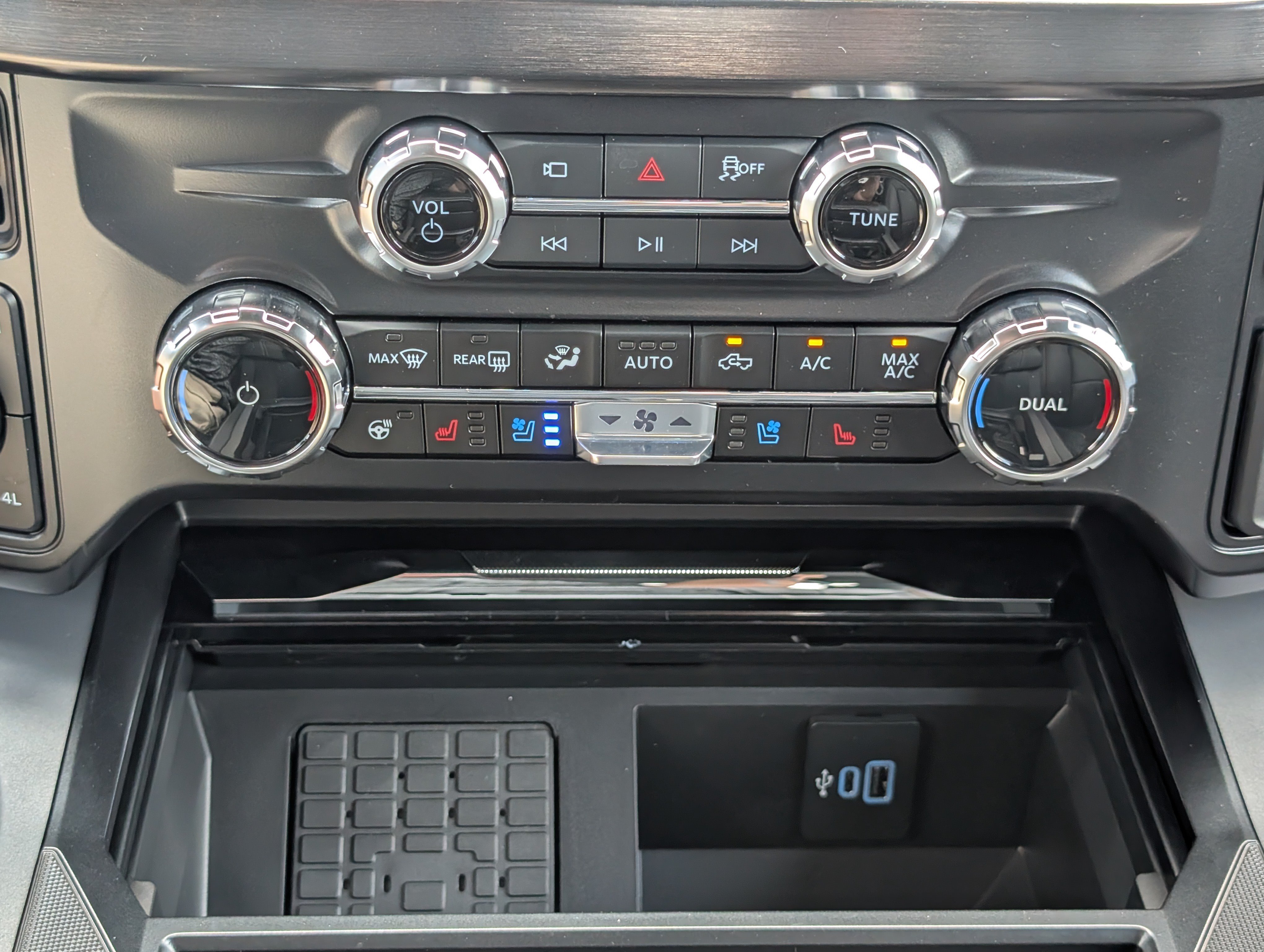 New 2026 Ford F250 Lariat w/ Black Appearance Package AWD/4WD image 21