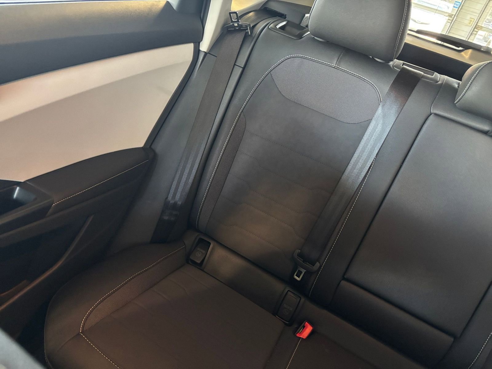 Used 2025 Volkswagen Taos SE image 44