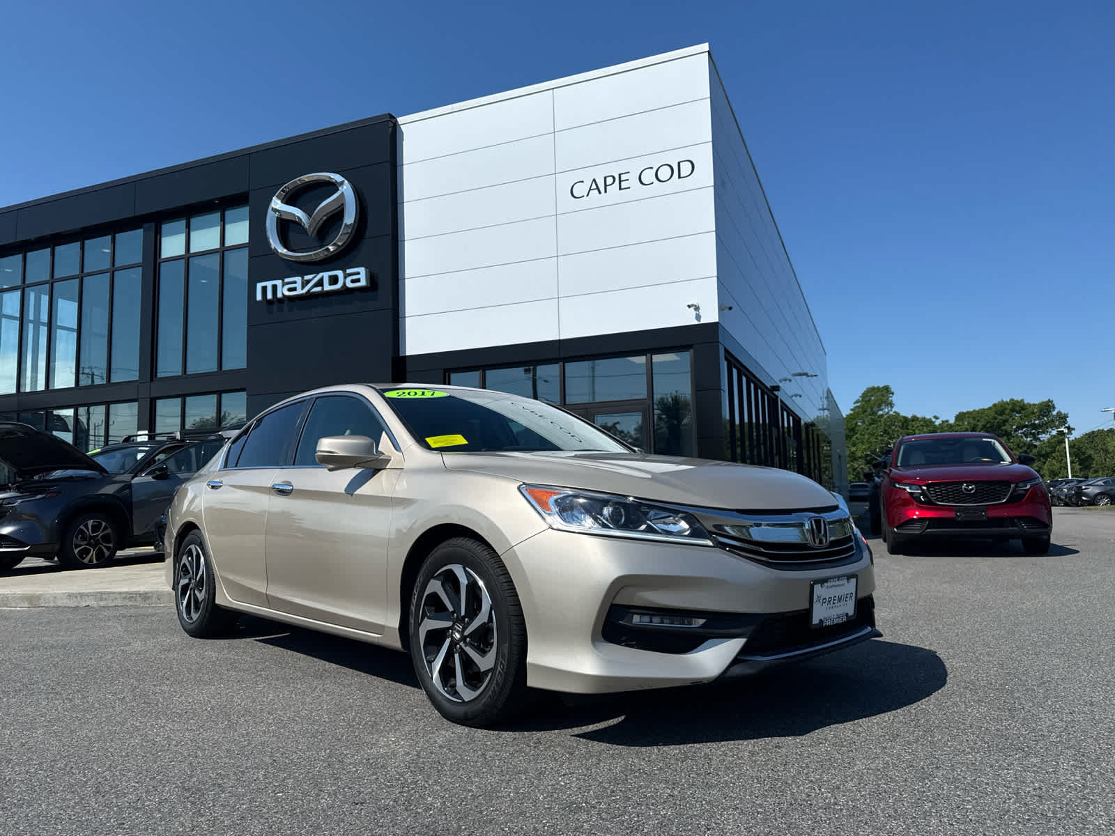 Used 2017 Honda Accord EX-L image 2