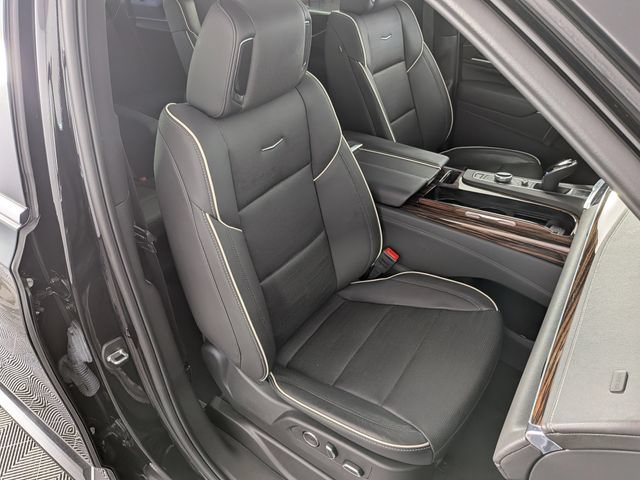 Certified 2024 Cadillac Escalade ESV Premium Luxury w/ LPO, Floor Liner Package AWD/4WD image 34