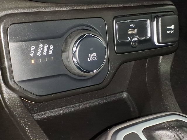 Used 2021 Jeep Renegade Limited AWD/4WD image 26