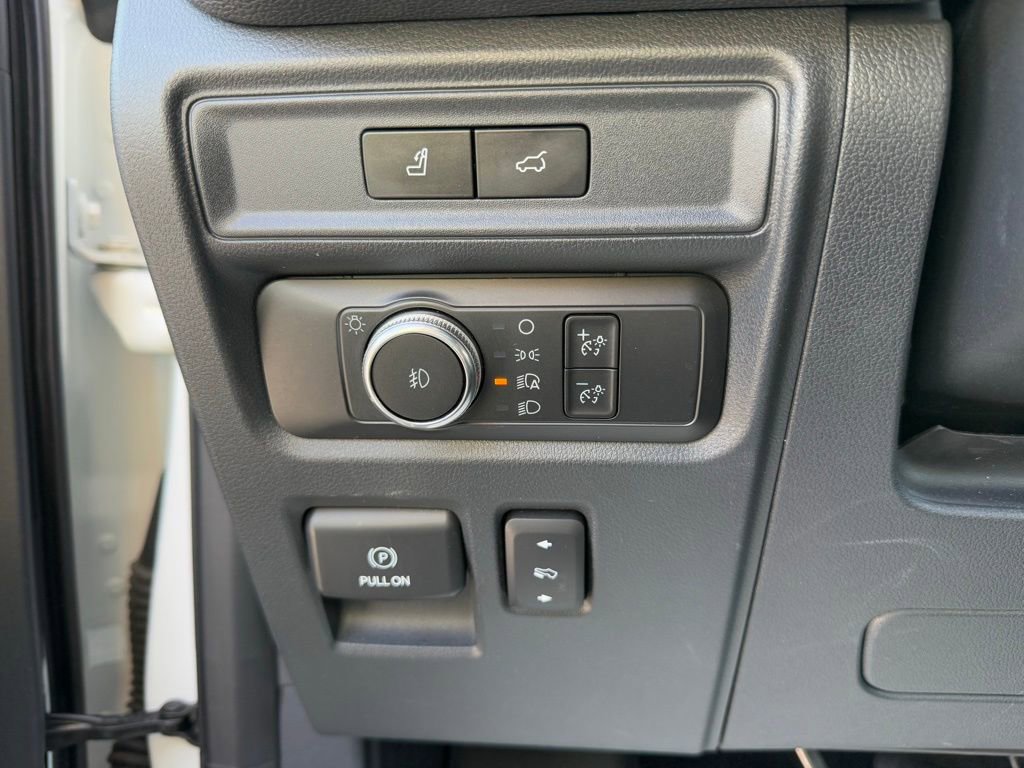 Used 2022 Ford Expedition Limited image 11