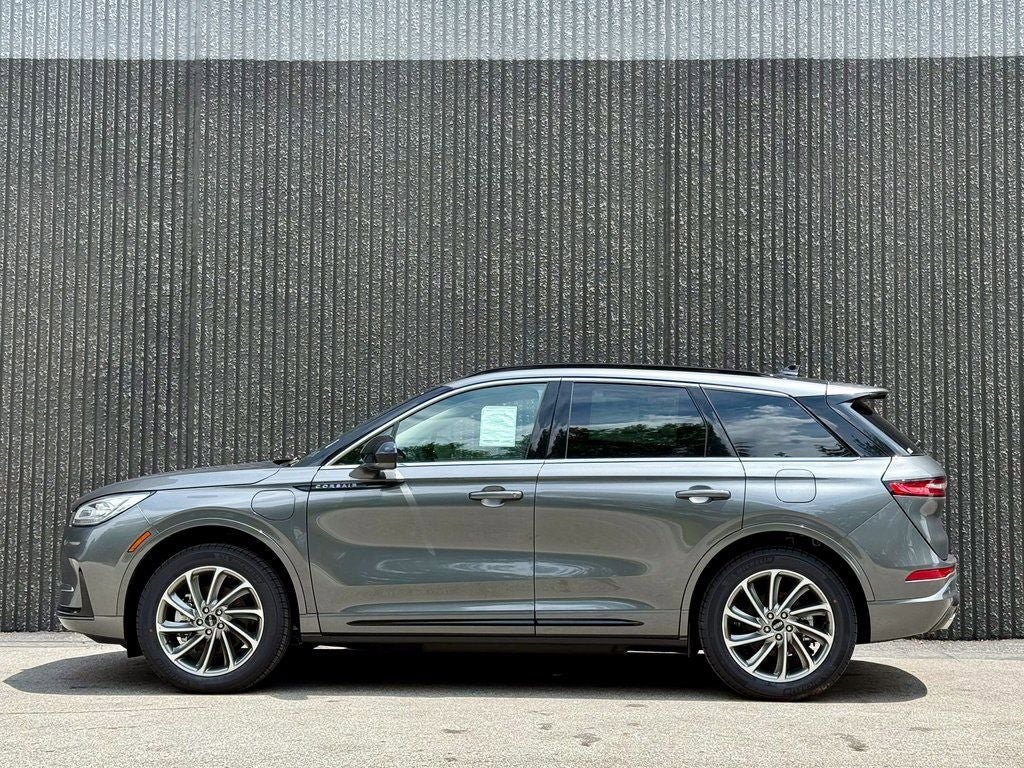 New 2025 Lincoln Corsair Grand Touring image 2
