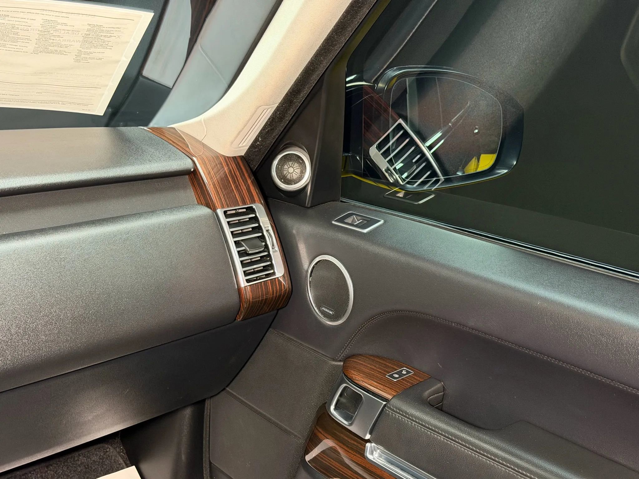 Used 2017 Land Rover Range Rover Sport Utility 4D image 25