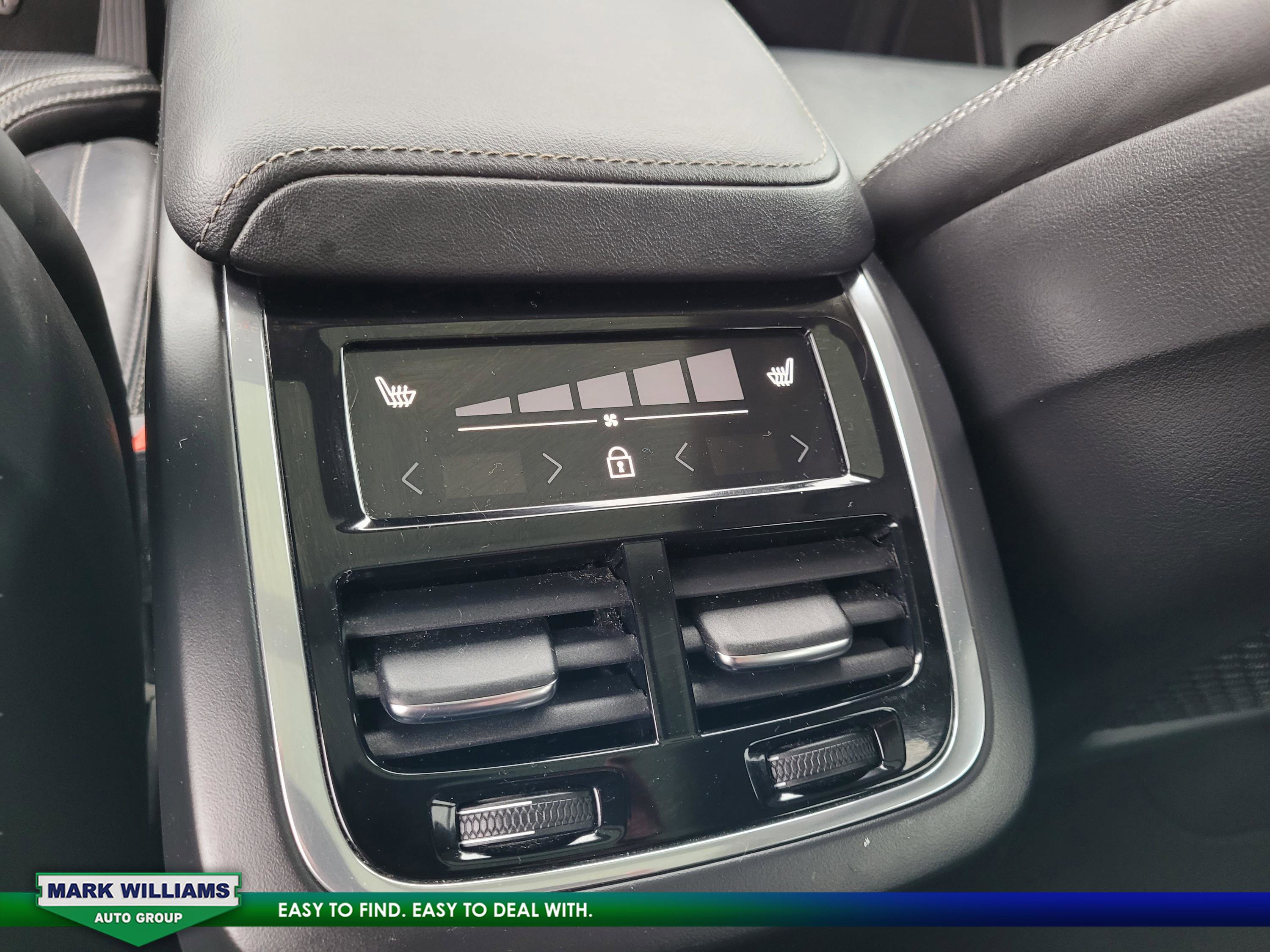 Used 2022 Volvo XC60 B5 Inscription w/ Advanced Package image 16