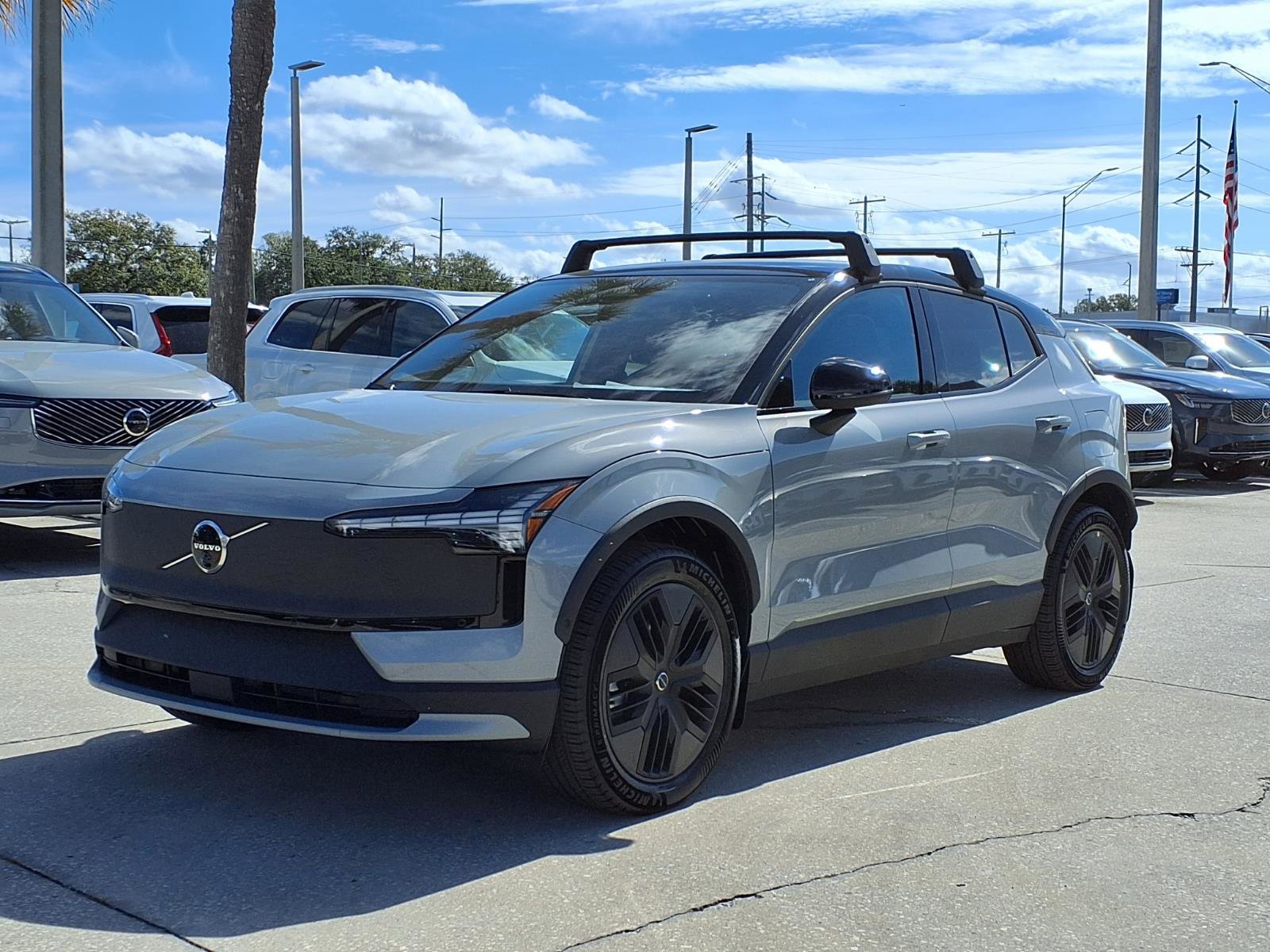New 2026 Volvo EX30 Cross Country Ultra image 3
