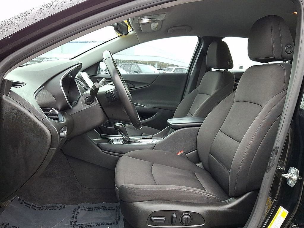 Certified 2018 Chevrolet Malibu LT w/ Driver Confidence Package FWD image 13