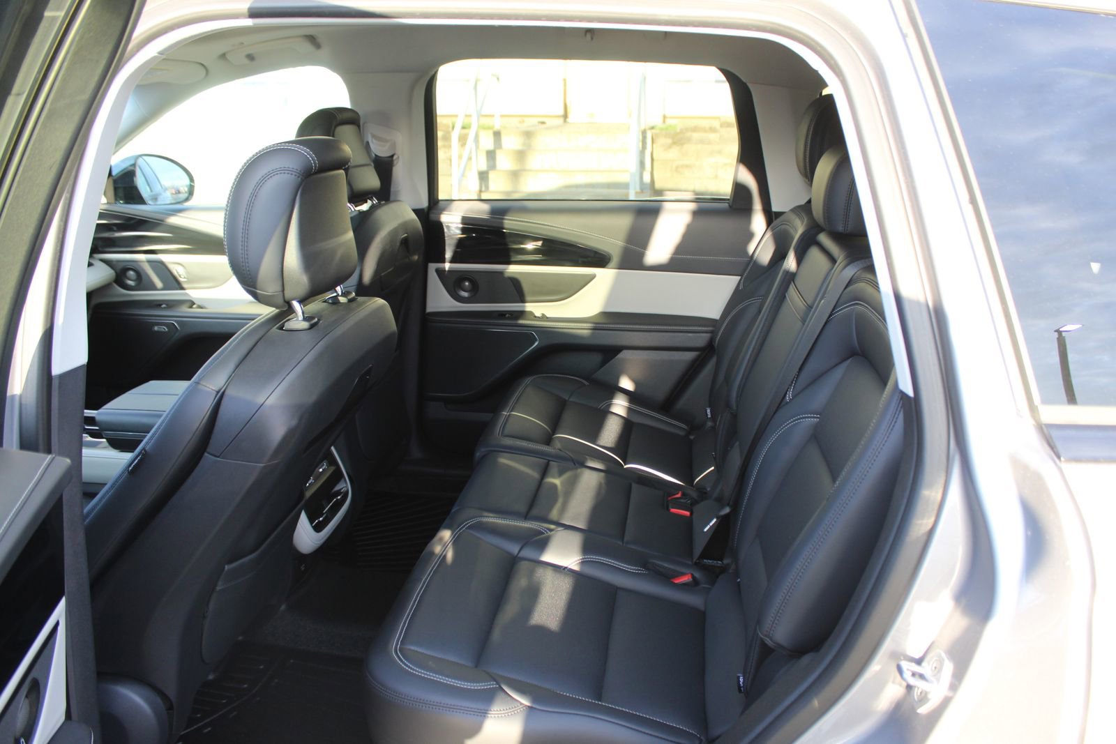 Used 2024 Lincoln Nautilus Premier w/ Equipment Group 102A image 20