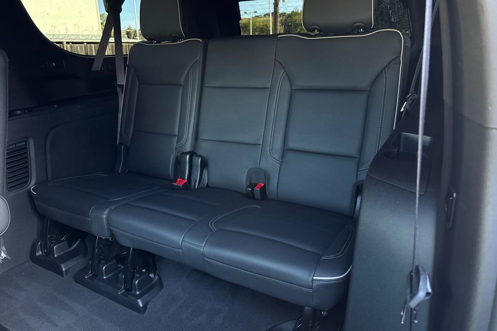 Certified 2024 Chevrolet Suburban Premier AWD/4WD image 17