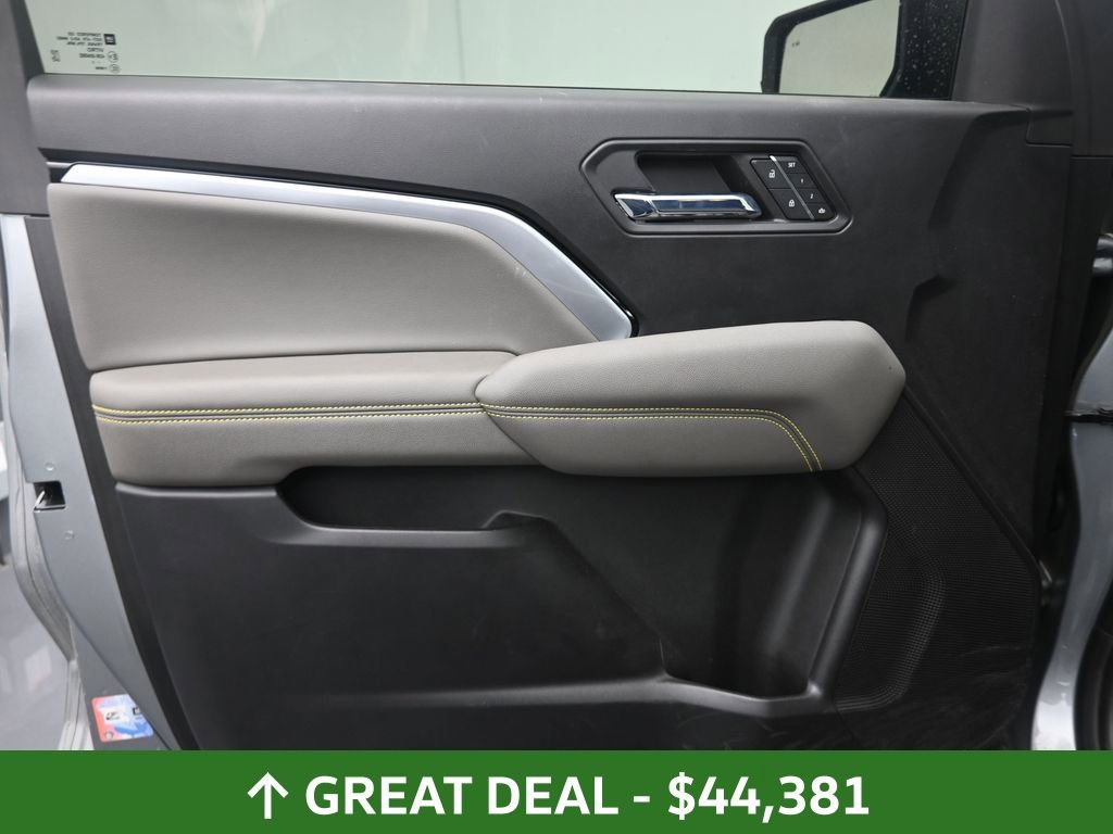 Used 2024 Chevrolet Colorado ZR2 w/ ZR2 Convenience Package III image 17
