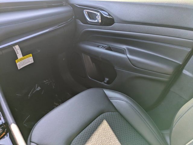 New 2026 Jeep Compass Latitude image 15