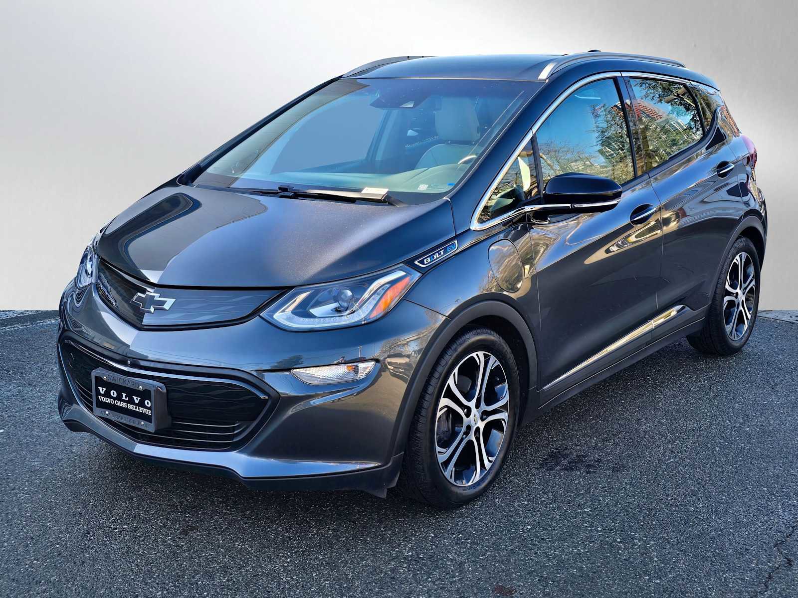 Used 2017 Chevrolet Bolt Premier w/ Driver Confidence II Package image 7