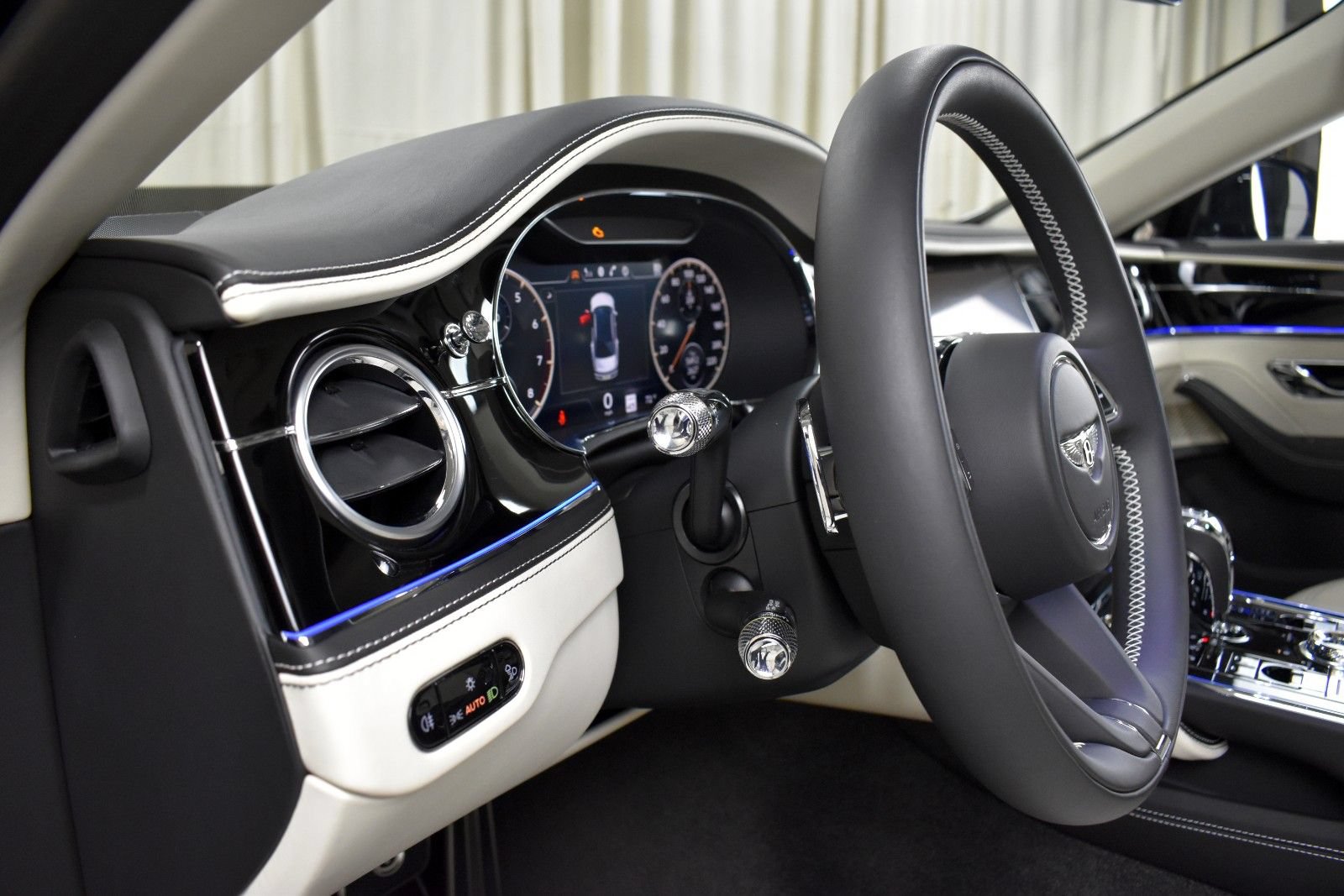 Certified 2023 Bentley Flying Spur Azure AWD/4WD image 22