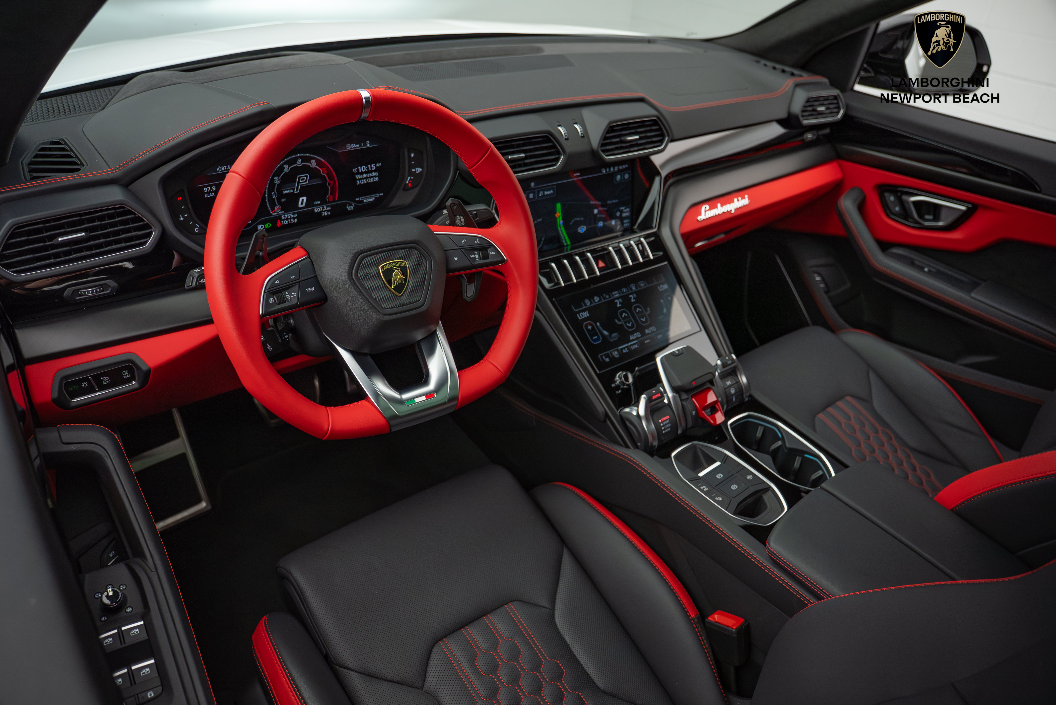 Used 2024 Lamborghini Urus S AWD/4WD image 7