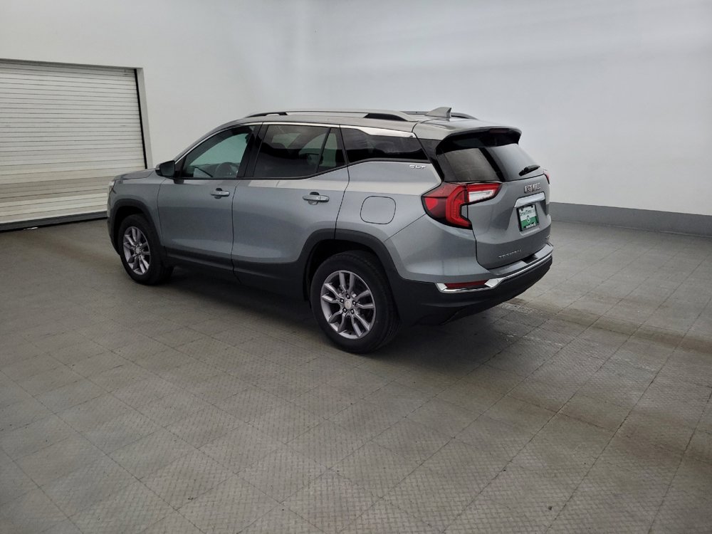 Used 2023 GMC Terrain SLT AWD/4WD image 3