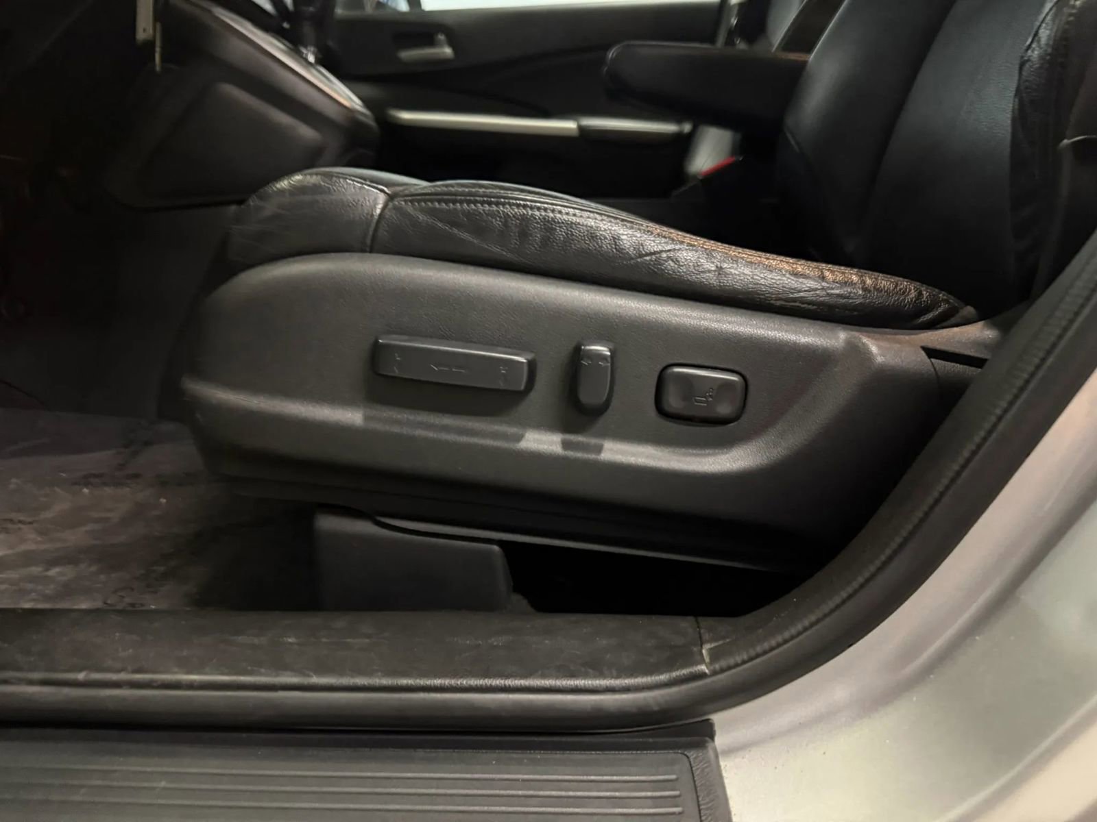 Used 2012 Honda CR-V EX-L image 17