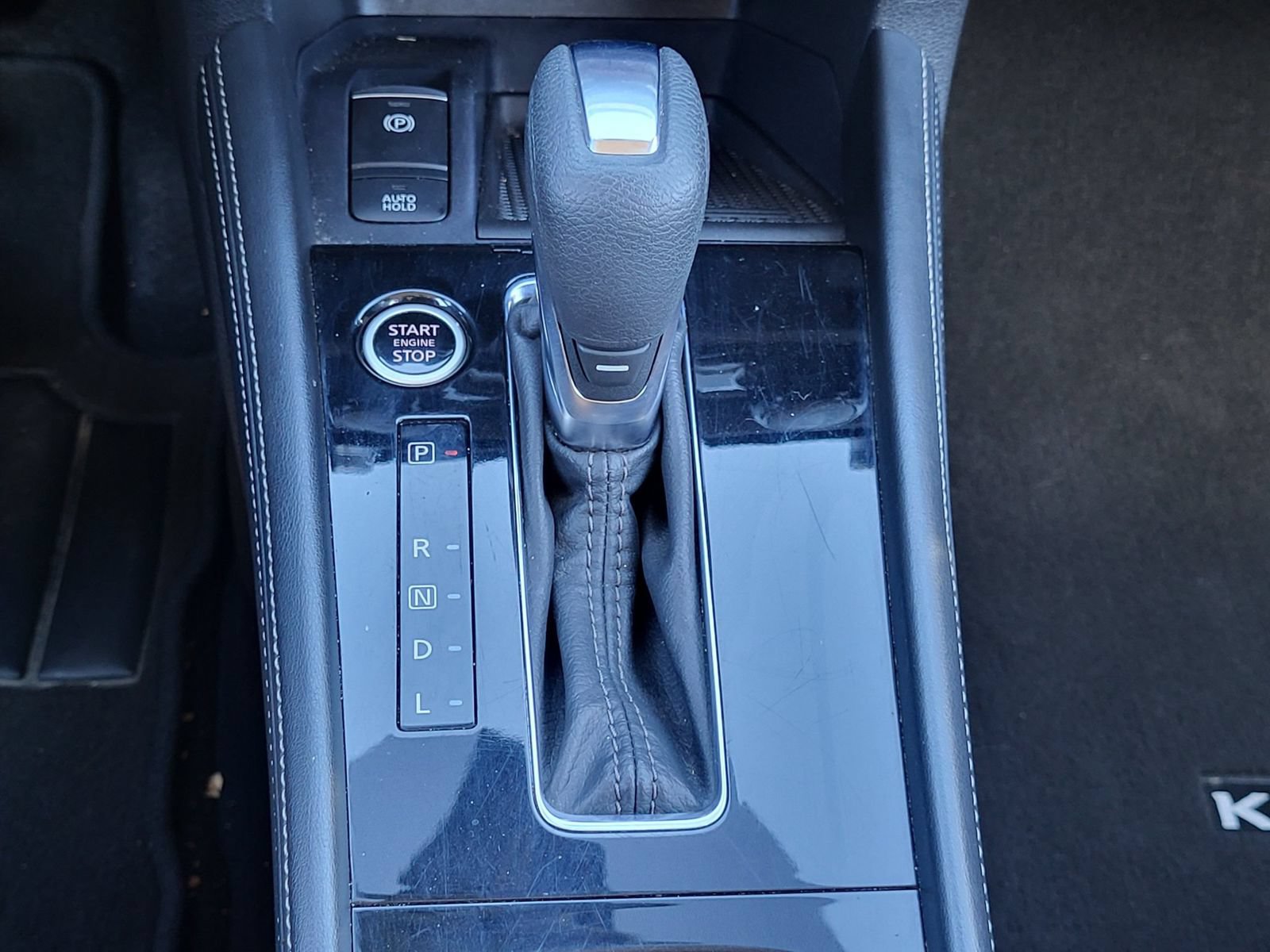 Used 2024 Nissan Kicks SR FWD image 23