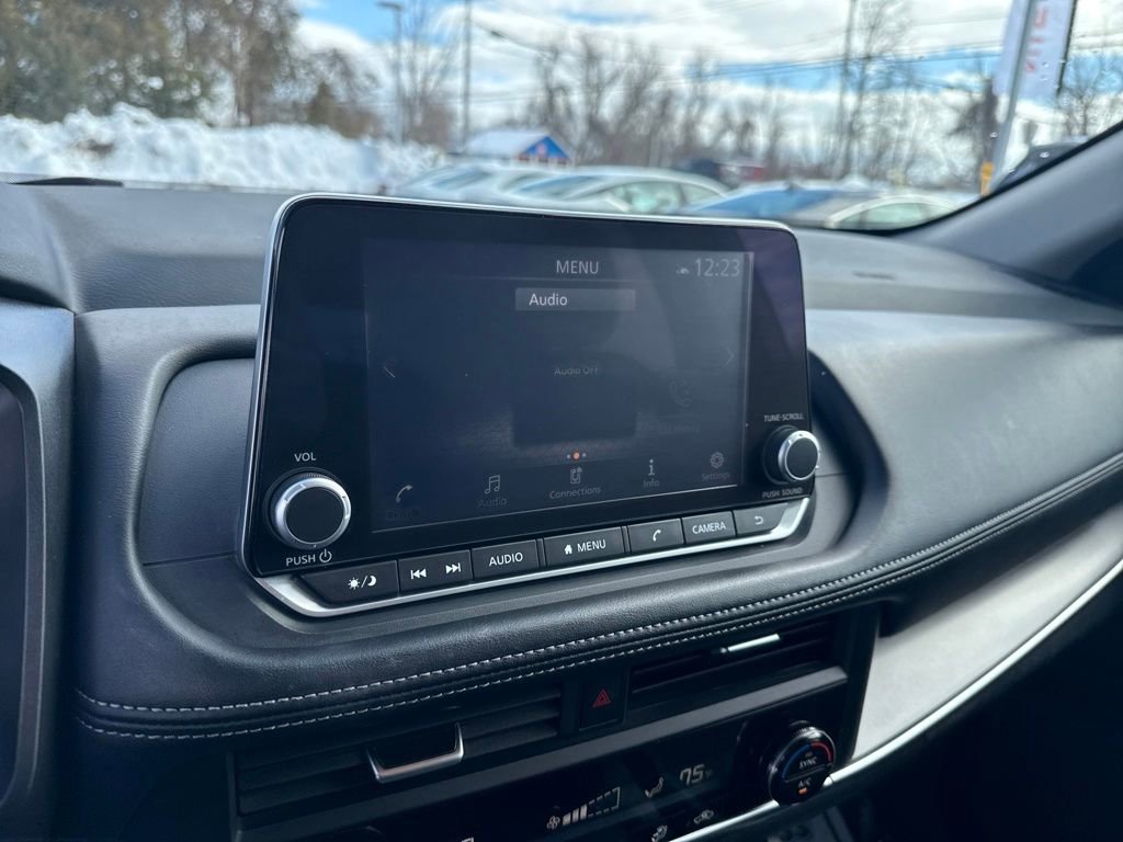 Certified 2024 Nissan Rogue SV image 30