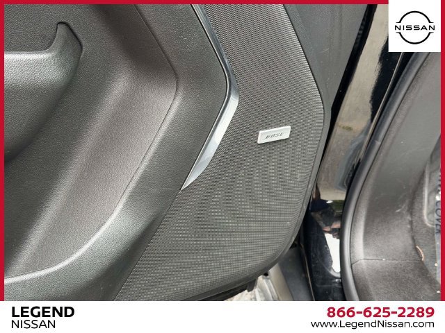 Used 2025 Chevrolet Suburban Premier AWD/4WD image 16