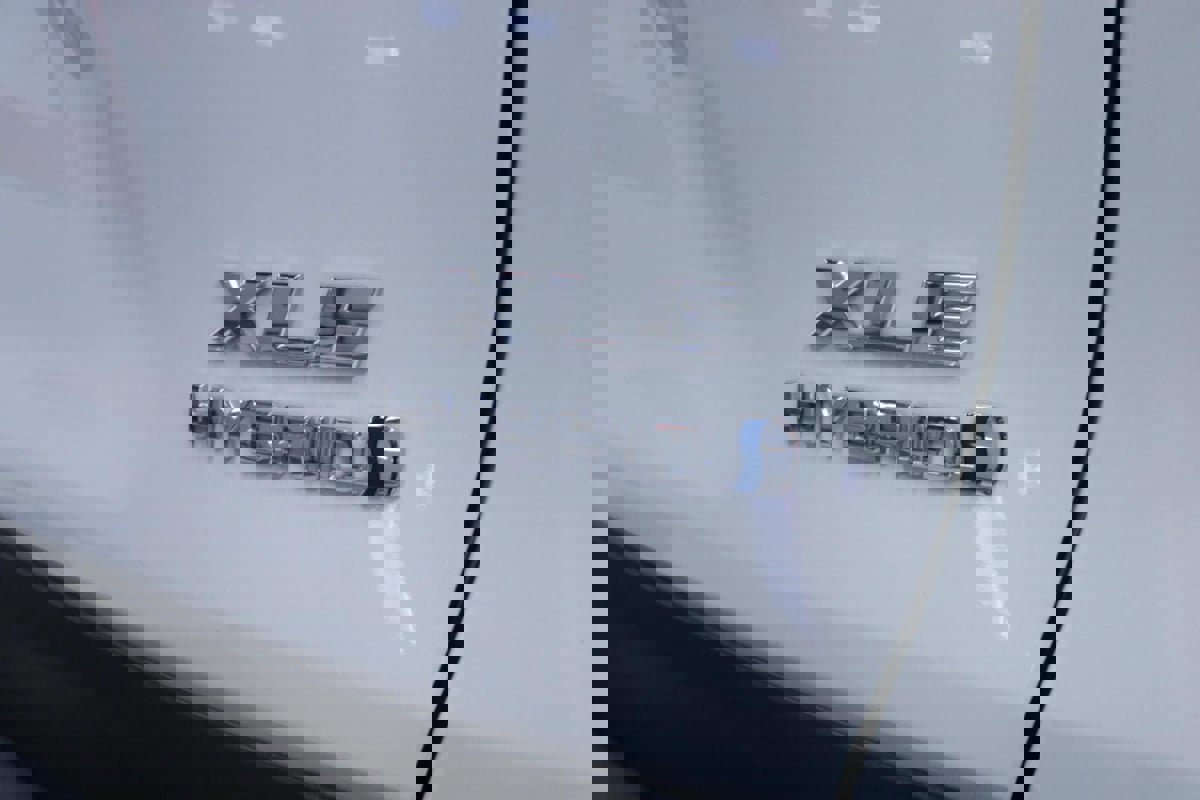 Used 2022 Toyota RAV4 XLE Premium image 29