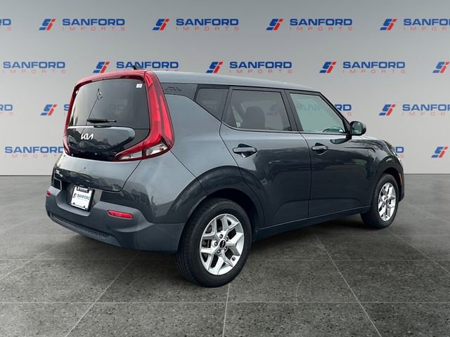 Used 2022 Kia Soul LX w/ Technology Package image 5