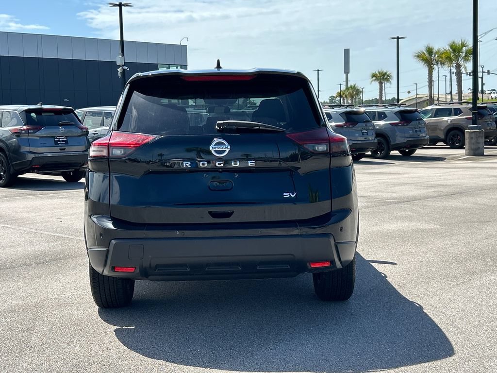Used 2024 Nissan Rogue S AWD/4WD image 4