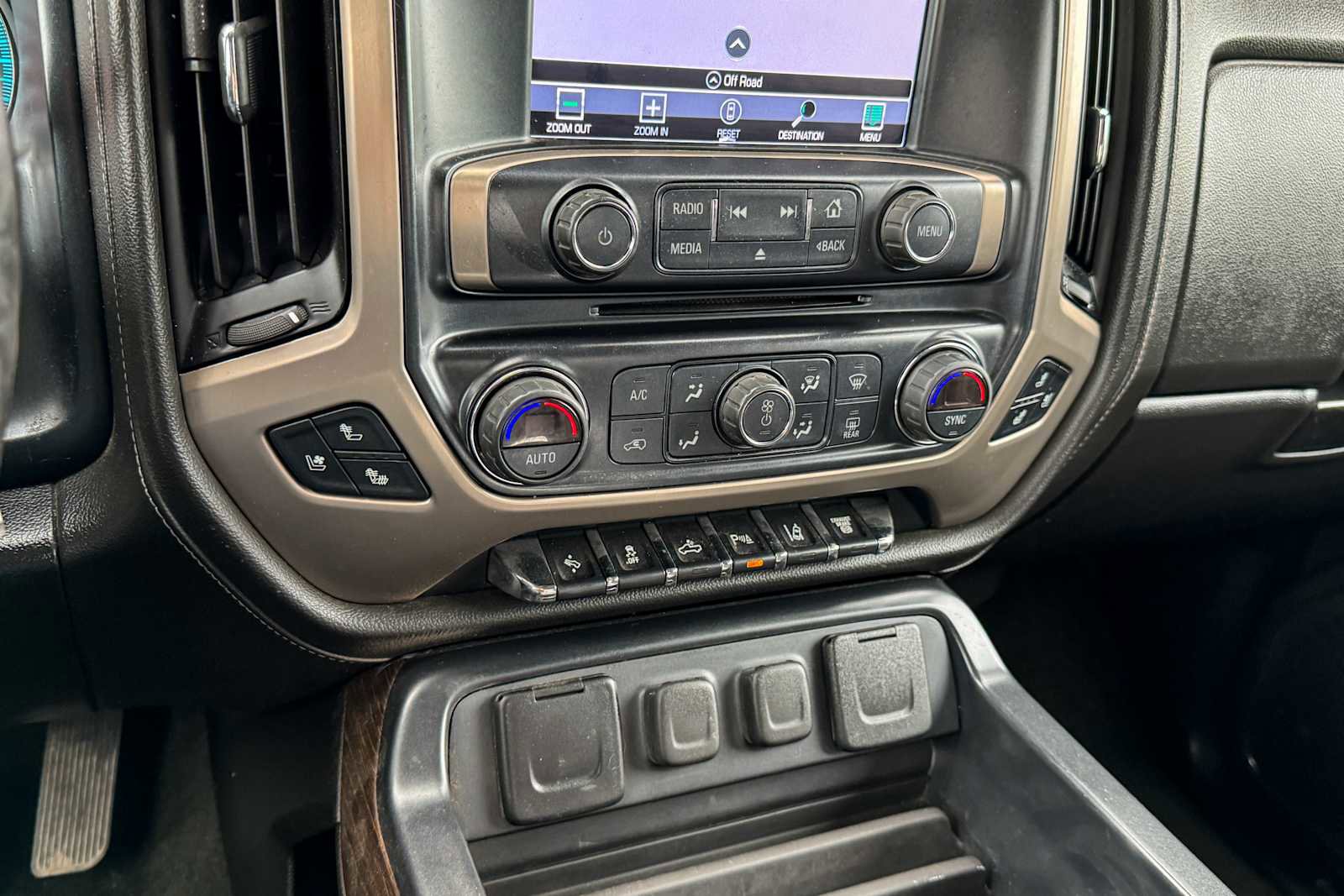 Used 2018 GMC Sierra 3500 Denali w/ Duramax Plus Package AWD/4WD image 20